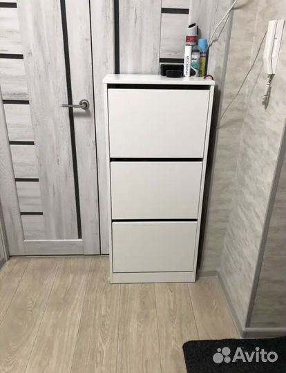 Обувница белая