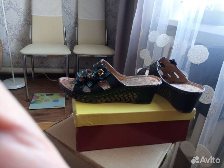 Шлепки женские 39 размер