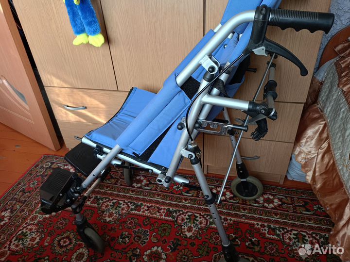 Инвалидная коляска складная бу