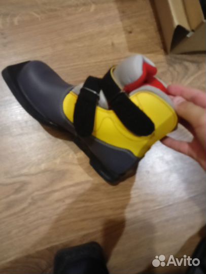 Лыжные ботинки