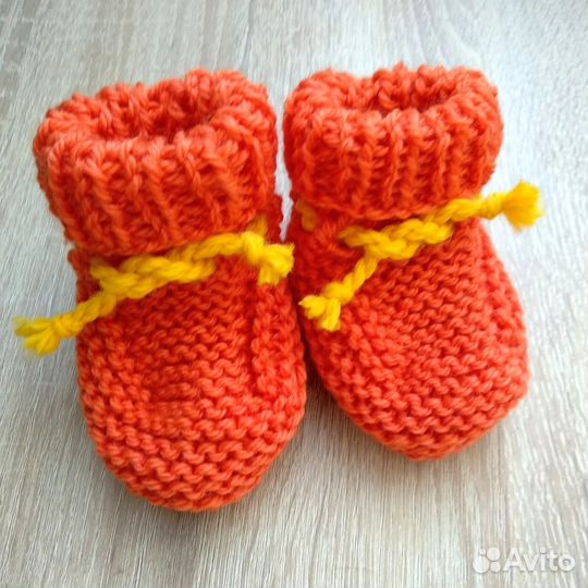 Вязаные детские пинетки