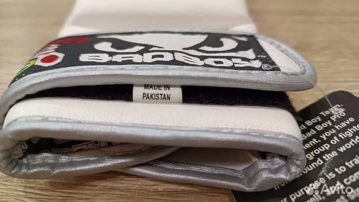 Перчатки BAD BOY PRO series MMA glove