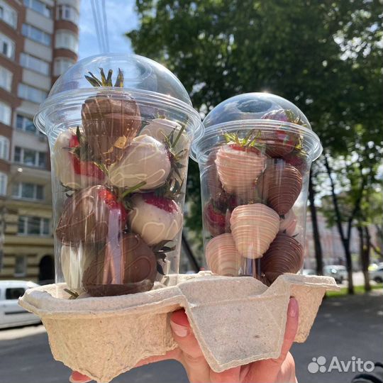 Клубника в шоколаде в стаканчике