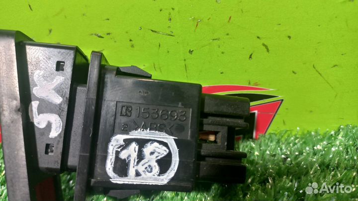 Кнопка аварийной сигнализации toyota, GRJ120,GRJ12