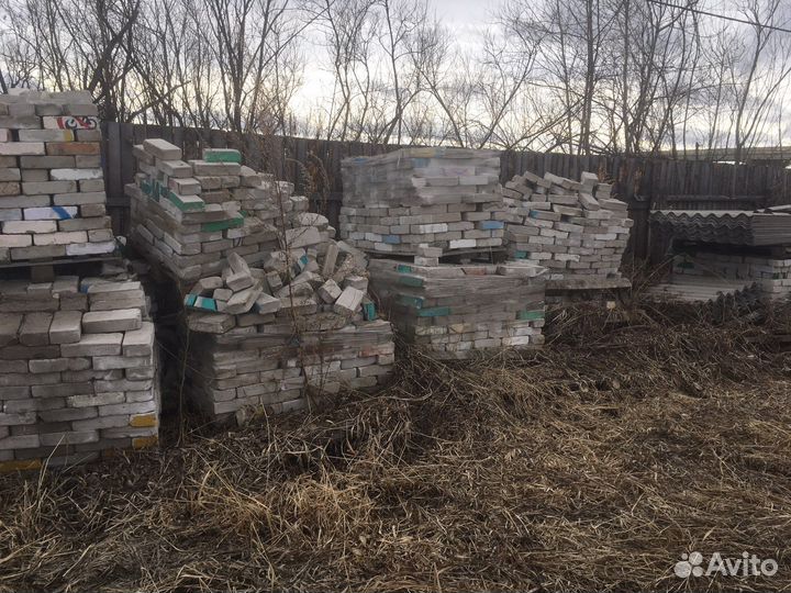 Кирпич бу