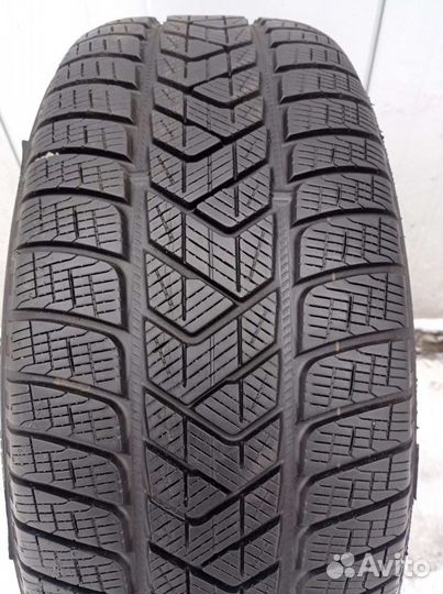 Pirelli Scorpion Winter RFT 235/55 R19 101H