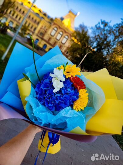 Букет с гортензией