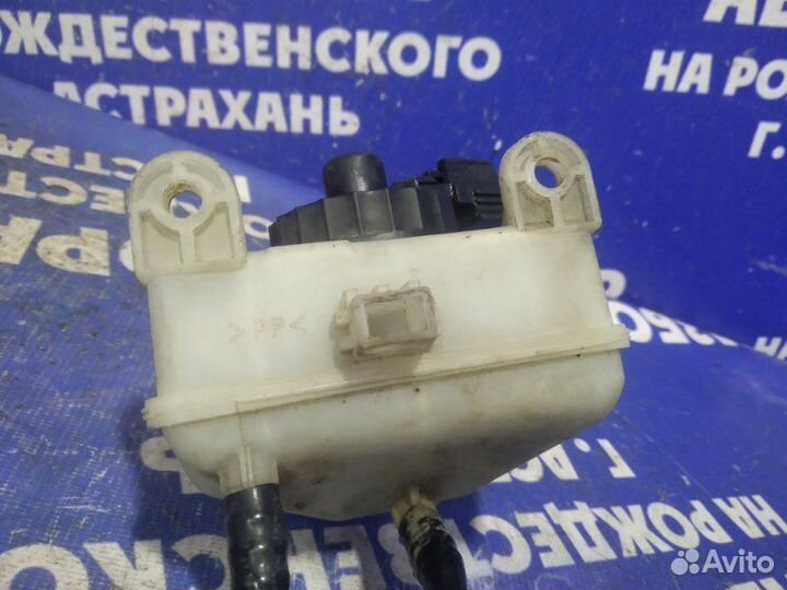 Бачок для тормозной жидкости Ford Focus 1 седан