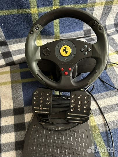 Игровой руль с педалями