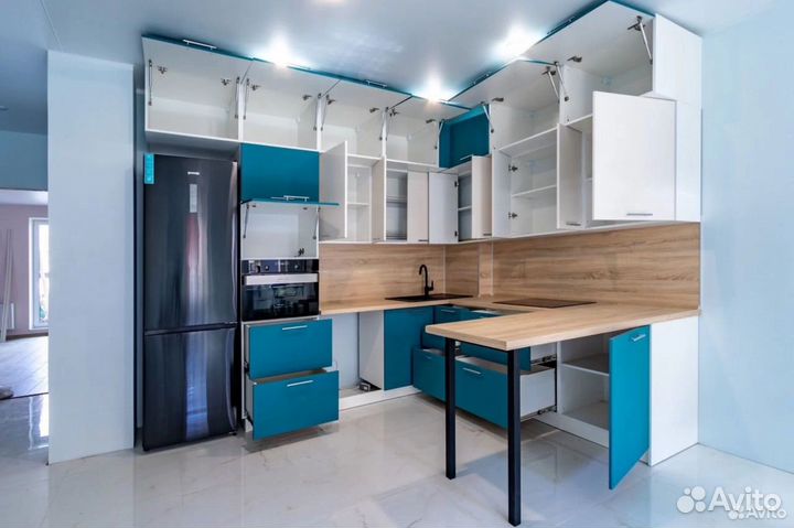 Кухонный гарнитур под заказ. Уугловой гарнитур