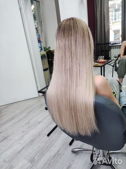 Модель на наращивание волос