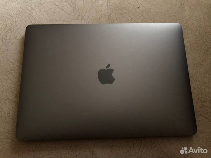 Macbook pro 13 2020 i5 16 Гб озу 1 Тб SSD