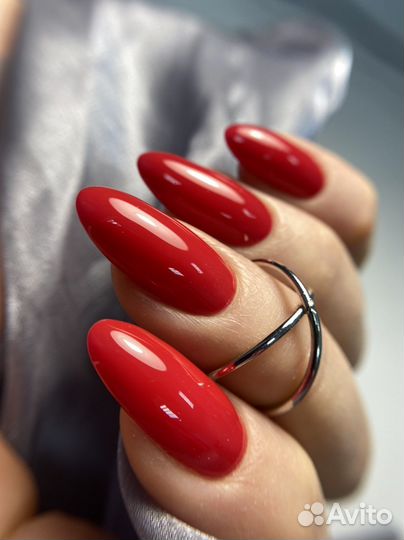 Маникюр педикюр