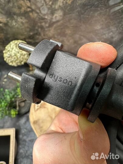 Фен Dyson Supersonic