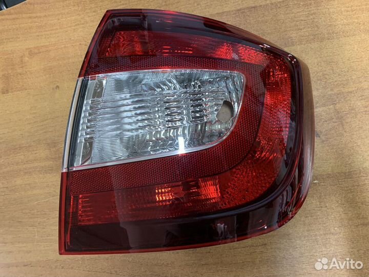 Фонарь задний правый Skoda Rapid рестайлинг