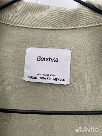 Джинсовка укороченная женская bershka 42