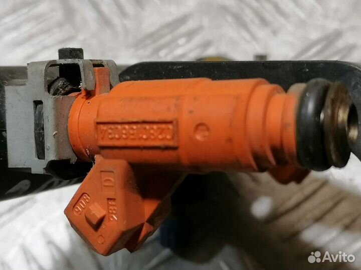 Форсунка двигателя Peugeot 307 2001 2008