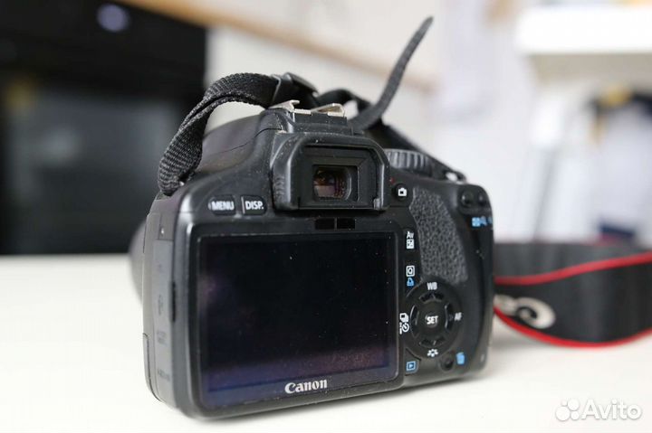 Зеркальный фотоаппарат Canon 550d