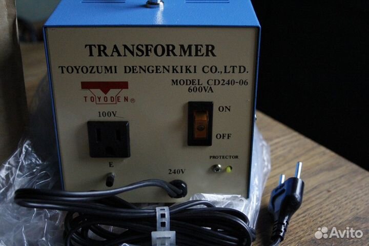 Toyozumi 240v-100v 600w