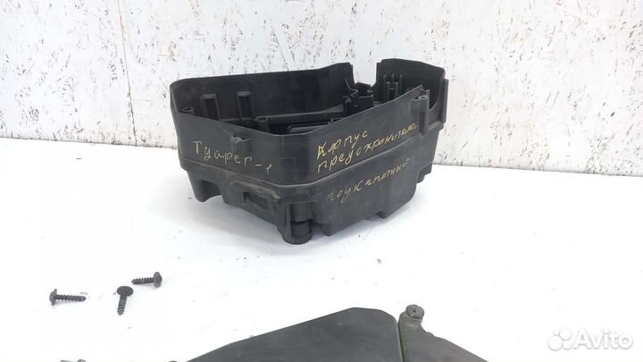 Корпус предохранителей Volkswagen Toureg 1