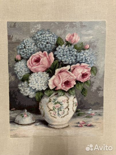 8 вышитых крестиком картин