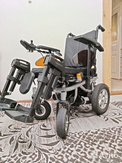 Инвалидная коляска с электроприводом