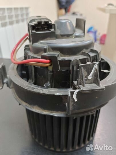 Мотор отопителя duster 272100975R