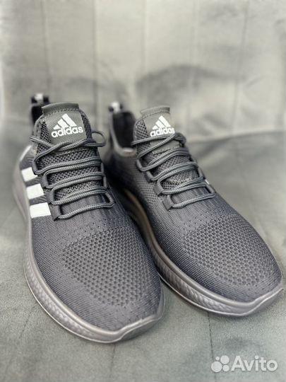 Кроссовки adidas летние