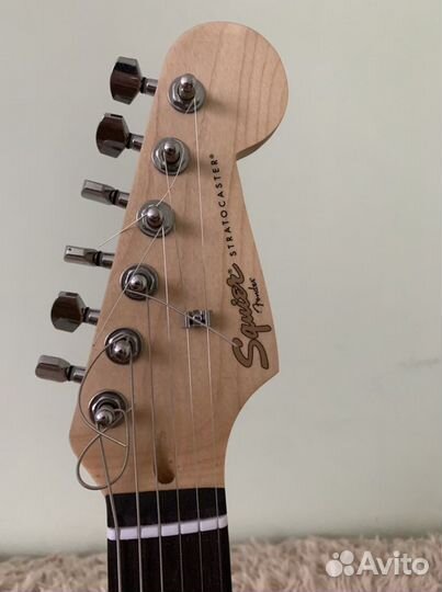 Электрогитара, комбоусилитель, шнур для электрогит