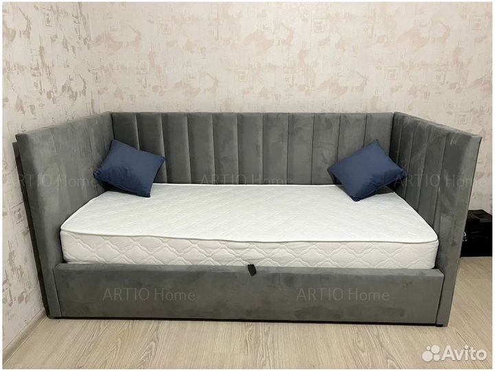 Кровать двухспальная с подъемным механизмом