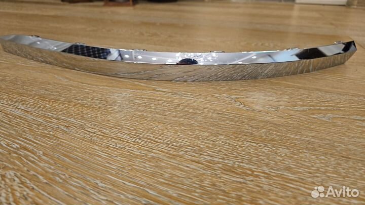 Молдинг хром на задний левый бампер Туарег III