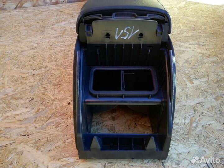 Консоль салона (центральная часть) Mercedes-Benz