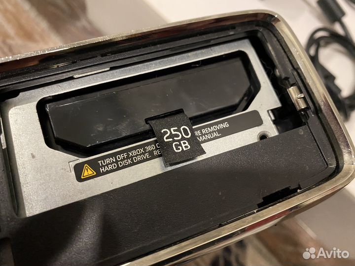 Xbox 360 Slim 250GB FreeBoot