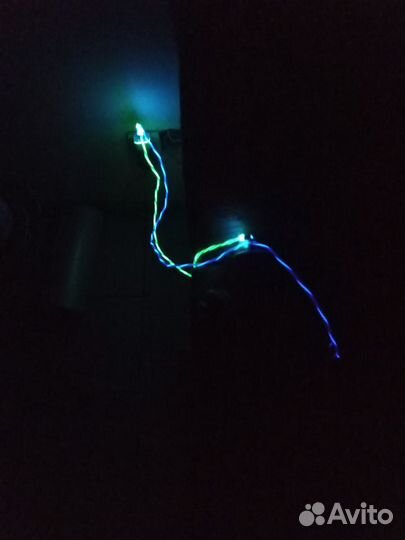 Зарядный провод на магните