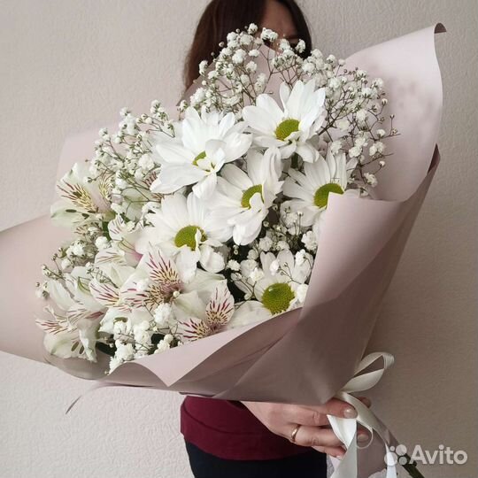 Букет из хризантемы и альстромерий