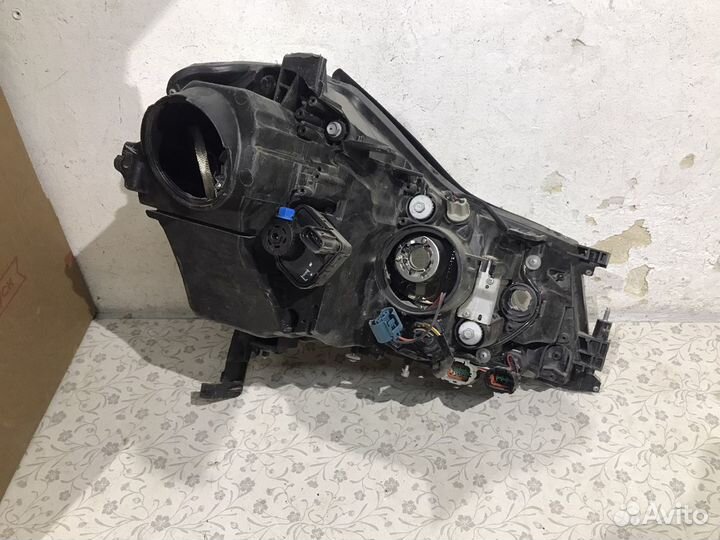 Фара левая ксенон Infiniti Y50