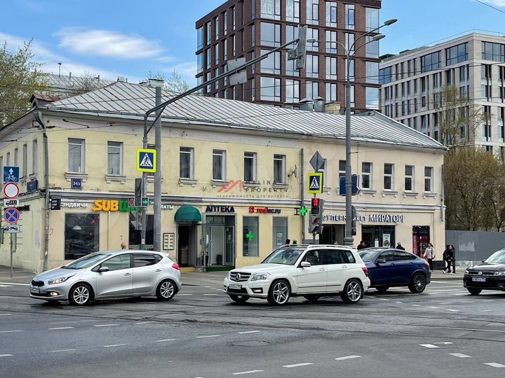 Продам торговое помещение, 550 м²