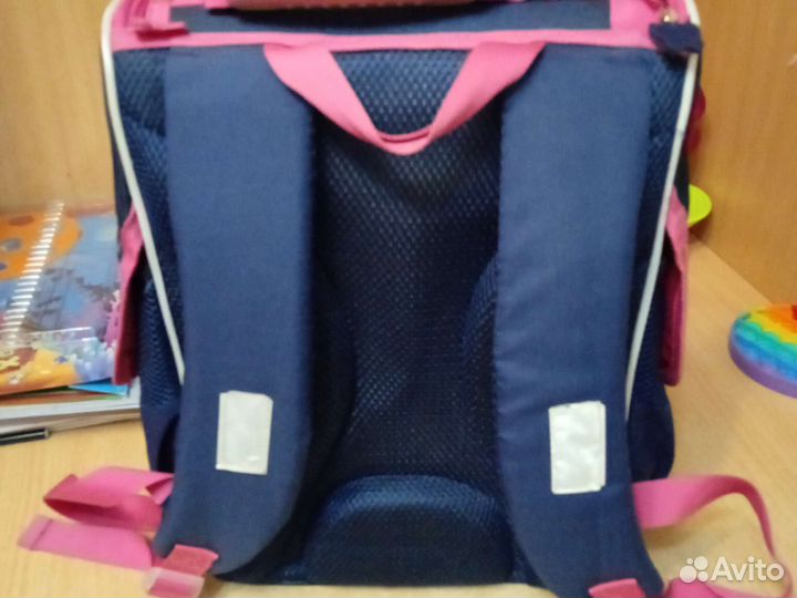 Продаётся портфель для девочки
