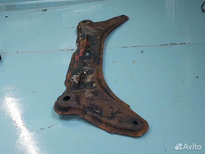 Балка поперечная передняя Mazda 323 bj