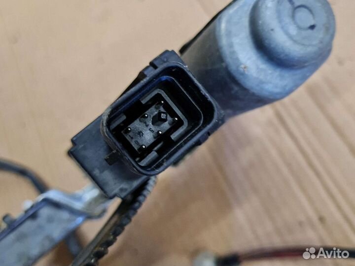 Стеклоподъемник передний Opel Corsa C 2000-2006