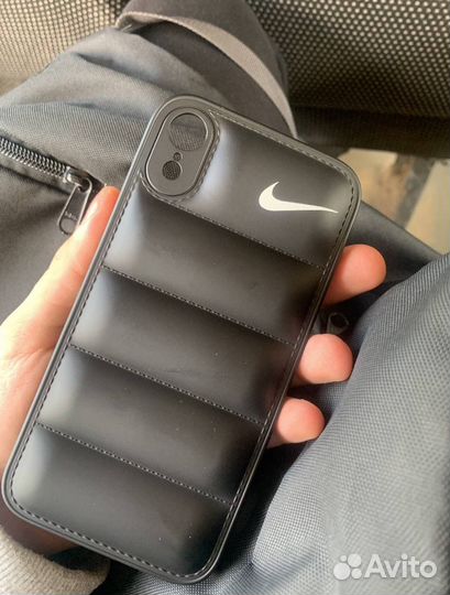 Дутый чехол Nike на iPhone