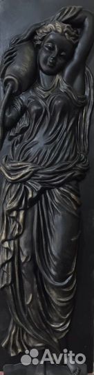 Девушка с кувшином