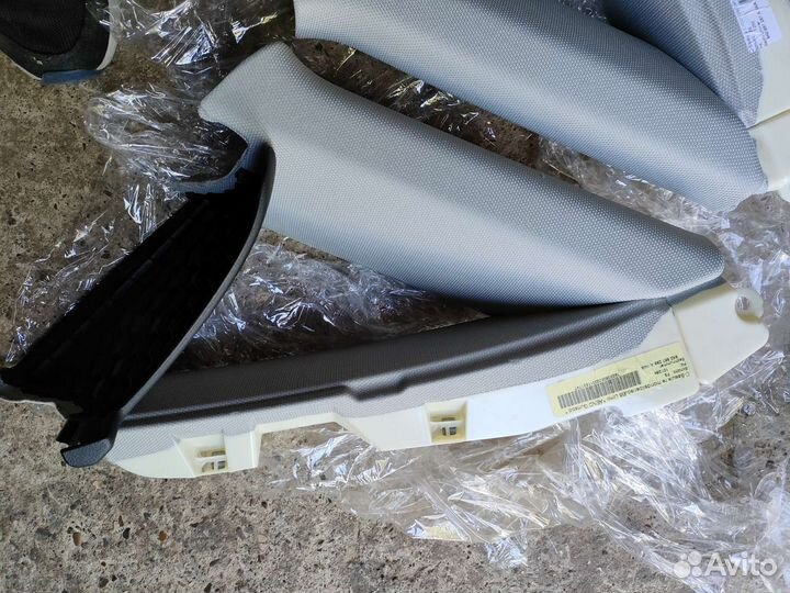 Накладки (обшивки) задней форточки Audi A4 B8