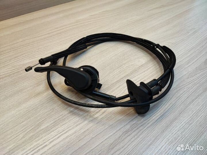 Трос замка капота LADA X-Ray Cross