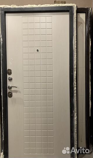 Дверь входная металлическая