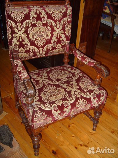 Кресло старинное