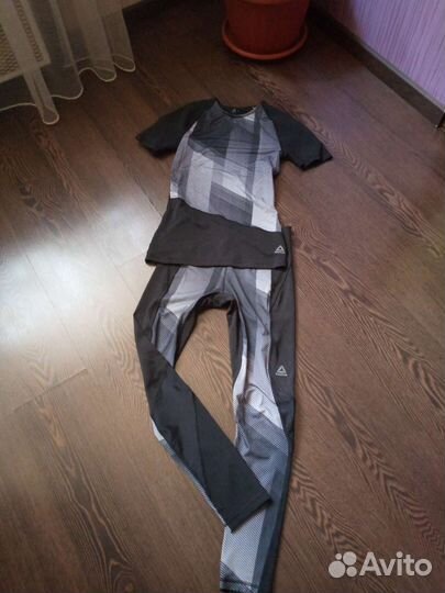 Костюм женский для фитнеса Reebok