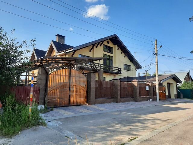 Дом 472 м² на участке 10 сот.