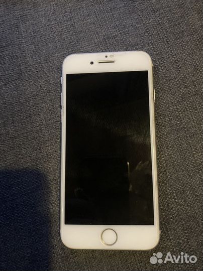 Телефон iPhone 8