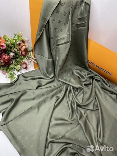 Шелковый платок Louis Vuitton
